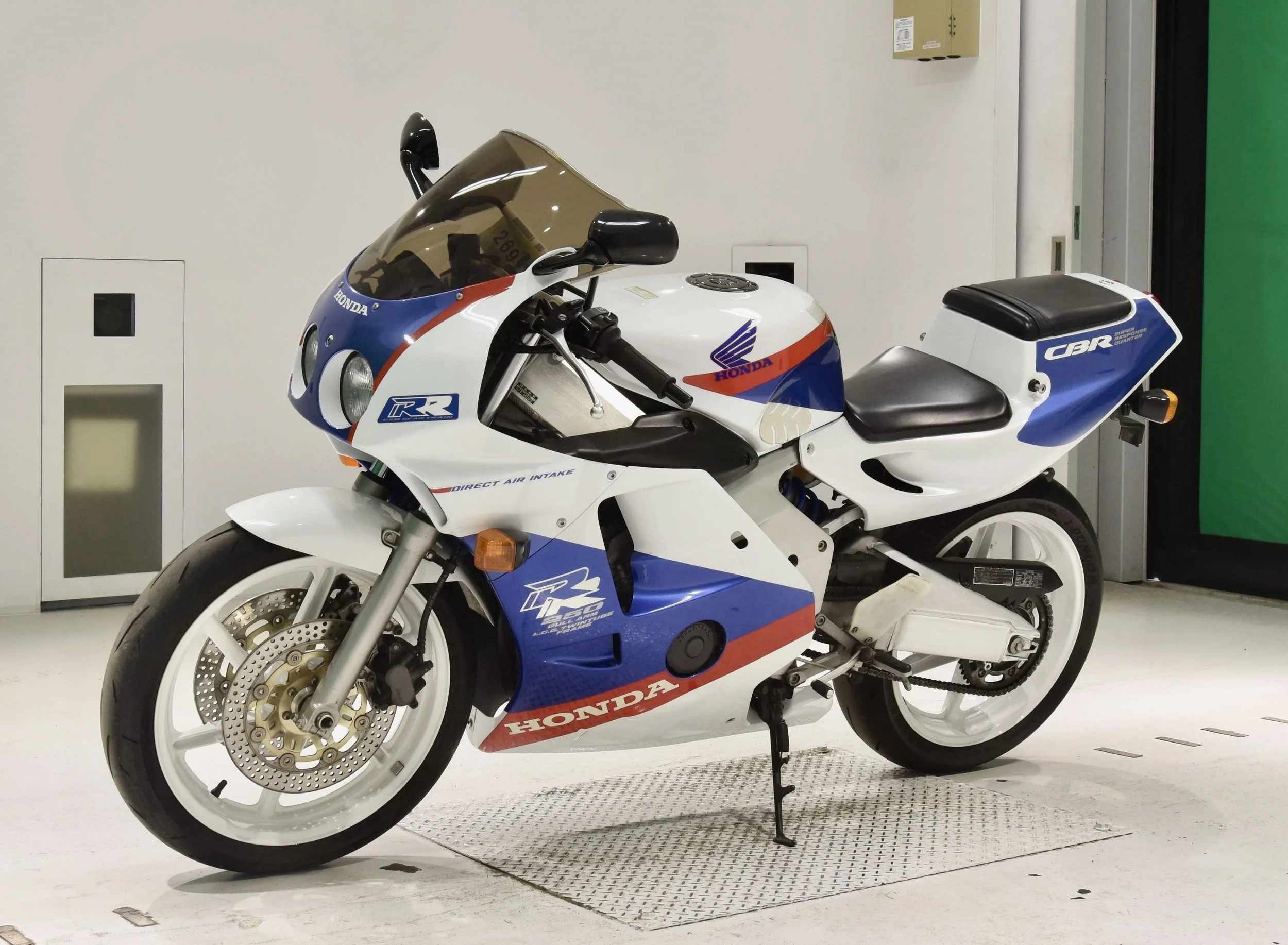ホンダ CBR250RR MC22 ✳️ 低走行 ✳️ 書有 No Reserve – 1990 Honda CBR250RR MC22 (Zydyk Collection) – Iconic